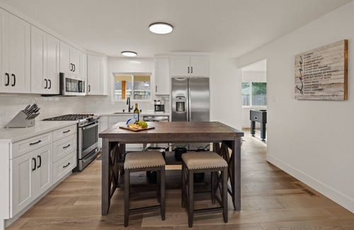 Del Monte Forest House | Pebble Beach's Tee Time: 4BR 3BA walk to the beach