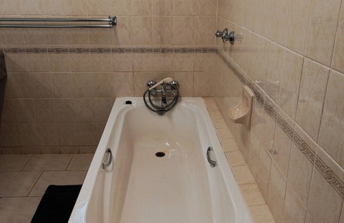 Louis Trichardt Bed & Breakfast | Pecan Farm Guesthouse