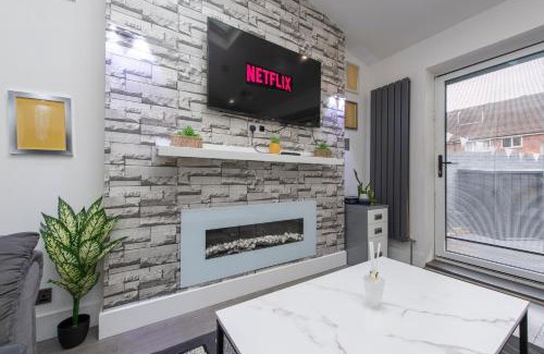 Livesey Apartment | Peckham Large 2 Bath Home with Parking & Garden