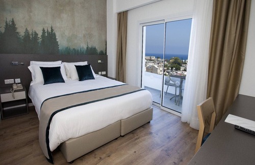 Limassol Hotel | Pefkos Hotel