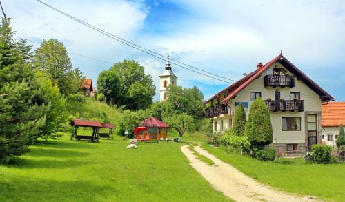 Bran House | PEL FLORA