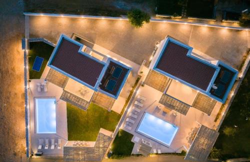Kavros House | Pelagias Loft Villas Heated pool
