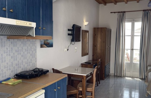 Platis Gialos Apartment | Pelagos Studios