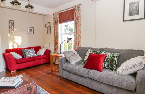 Nettleton Cottage | PELHAM HOUSE COTTAGE, family friendly, with open fire in Caistor
