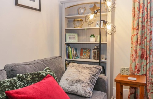Nettleton Cottage | PELHAM HOUSE COTTAGE, family friendly, with open fire in Caistor