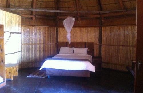 Central Cabin | Pelican Lodge and Camping