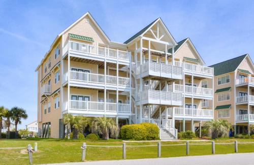 Ocean Isle Beach Apartment | Pelican's Watch