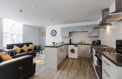 Liverpool House | Pemberton House By Smart Corporate Stays