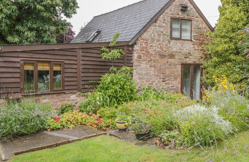 Welsh Newton Cottage | PEMBRIDGE COTTAGE, pet friendly, with a garden in Welsh Newton