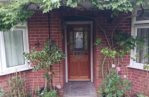 Landore Apartment | Pen-y-Bryn Hilltop Rest - Self contained 2 bed apt - Max 4 people