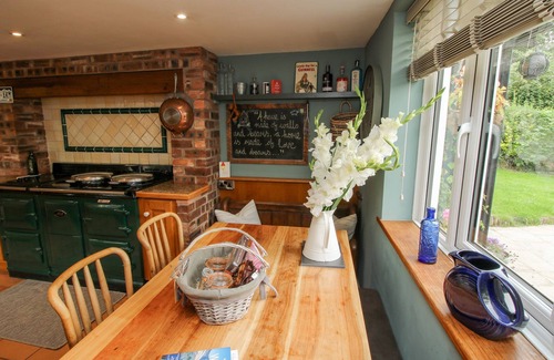 Berriew Cottage | PEN Y GROES, pet friendly, character holiday cottage in Berriew