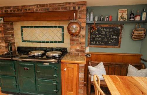 Berriew Cottage | PEN Y GROES, pet friendly, character holiday cottage in Berriew