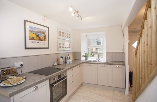 Llithfaen Cottage | PEN Y GROES, pet friendly, character holiday cottage in Llithfaen
