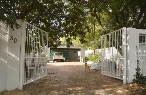 Greater Johannesburg Metropolitan Area Apartment | Pender House Cottage Melrose