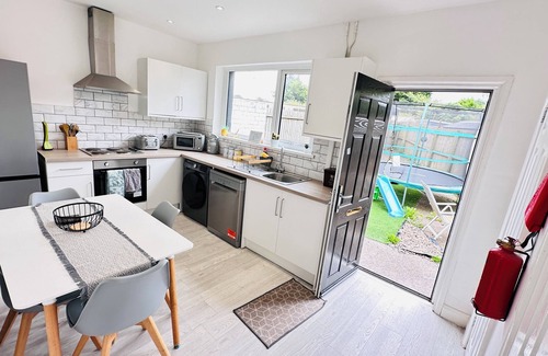 Tremorfa House | Pengam House