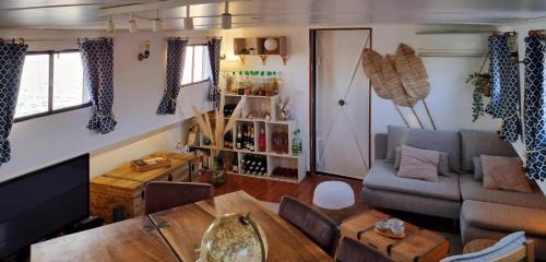 Villeneuve-les-Maguelone Boat Rental | Peniche Alphonsia Maria