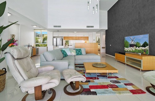 Airlie Beach Apartment | Peninsula Airlie Beach
