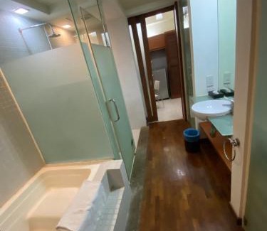 Bukit Damansara Apartment | Peninsula Residences All Suite Hotel