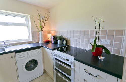 Ty Croes Cottage | Penlon - a dog that sleeps 4 guests in 2 bedrooms