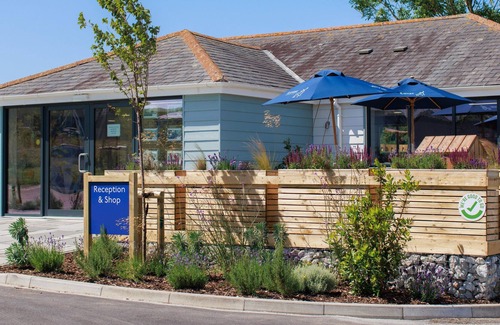 Fowey Cabin | PENMARLAM LODGE RETREAT 20, pet friendly, with a garden in Bodinnick