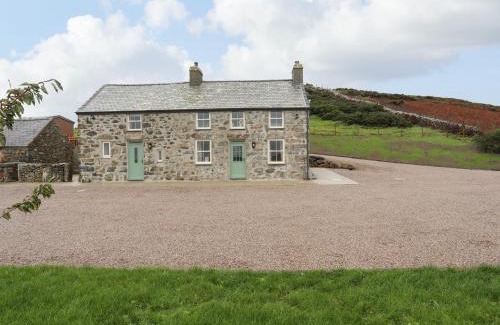Mynytho House | Pennant Igyn