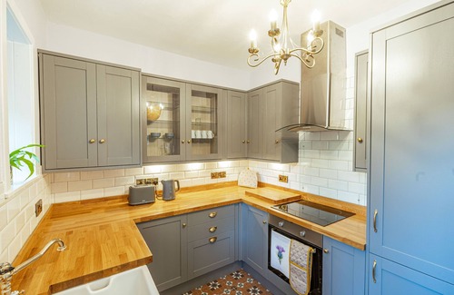Newton Stewart Cottage | Penninghame West Lodge - a cottage that sleeps 10 guests in 5 bedrooms