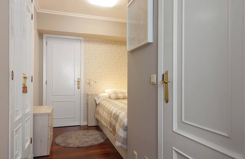 El Ensanche Zona Nuova House | Pension Residencia F&F