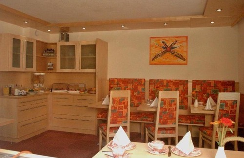Arzl im Piztal House | Pension Schöpf