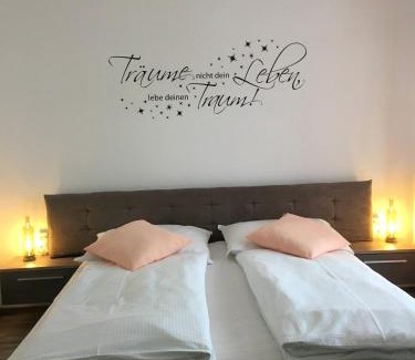 Neusiedl am See House | Pension Seeblick Latzko