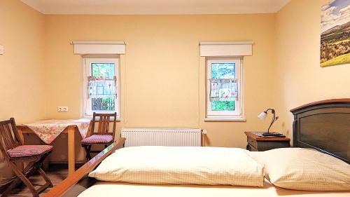 Holzminden Bed & Breakfast | Pension Weseraue