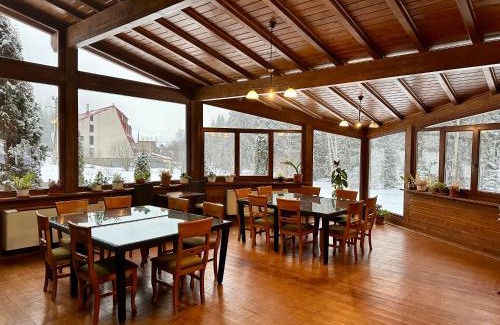 Predeal House | Pensiunea Rasnoava