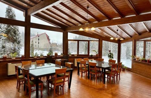 Predeal House | Pensiunea Rasnoava