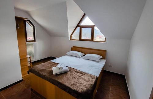 Corbeni House | Pensiunea Tesoro