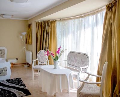 Campulung House | Pensiunea Un Baiat si o Fata