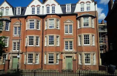 Camberwell Apartment | Penthouse Apartment With Large Roof Terrace
