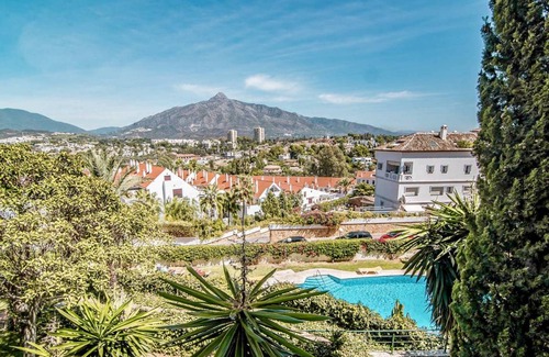 Nueva Andalucia Apartment | PENTHOUSE DUPLEX PUERTO BANUS POOL PADDLE WIFI BBQ