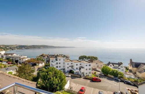 West Looe Apartment | Penthouse Lemain Garden Apts
