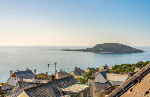 West Looe Apartment | Penthouse Lemain Garden Apts