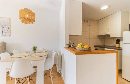 Abena Apartment | Penthouse Pyrinees Terrace Parking & Storage