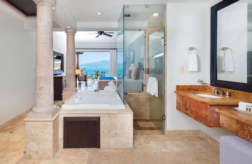 Flamingos Resort | PENTHOUSE-Stunning ocean views! 3-Master Bdrms, 4 Baths, Huge Patio, BBQ & SPA
