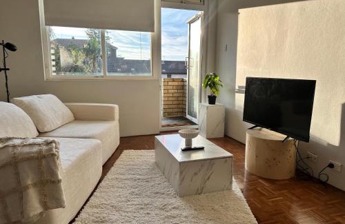 Tamarama Apartment | Penthouse with Beach View