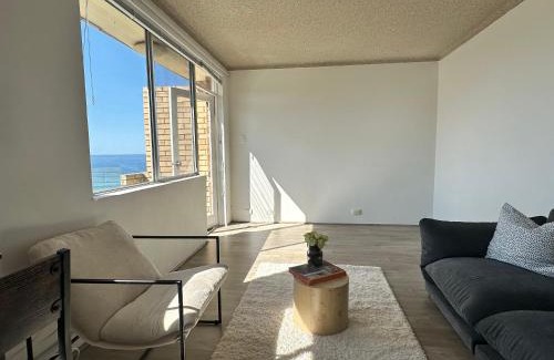 Tamarama Apartment | Penthouse with Beach View