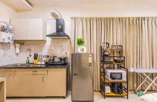 Sector 40 Apartment | Penthouse with Jacuzzi steam bath &foot massage