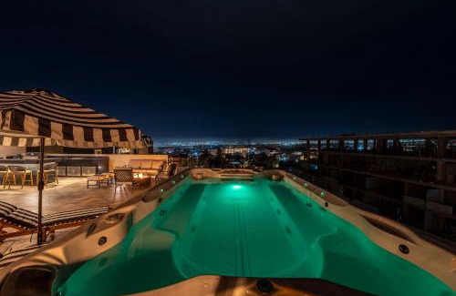 El Tezal Apartment | Penthouse with Private Jacuzzi in Villa San Lucas