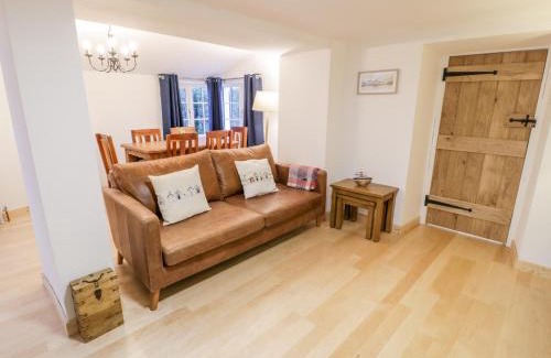 Holyhead House | Pentowyn
