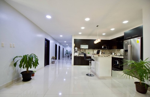 Guayaquil Hotel | Pepe's House Guayaquil - Self Check-In