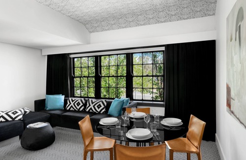 City West Hotel | Peppers Gallery Hotel Canberra