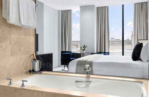 Adelaide Central Business District Hotel | Peppers Waymouth Adelaide