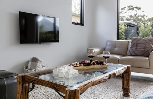 Margaret River House | Peppi Place - 2 Bedroom with Ensuites Town Villa