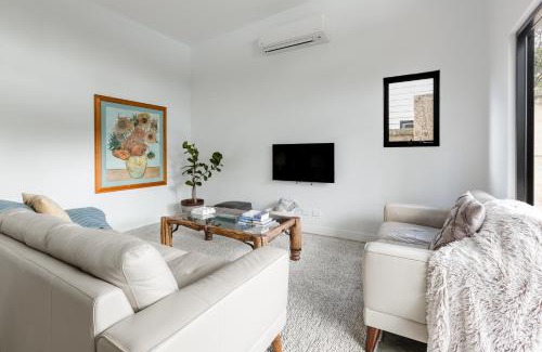 Margaret River House | Peppi Place - 2 Bedroom with Ensuites Town Villa